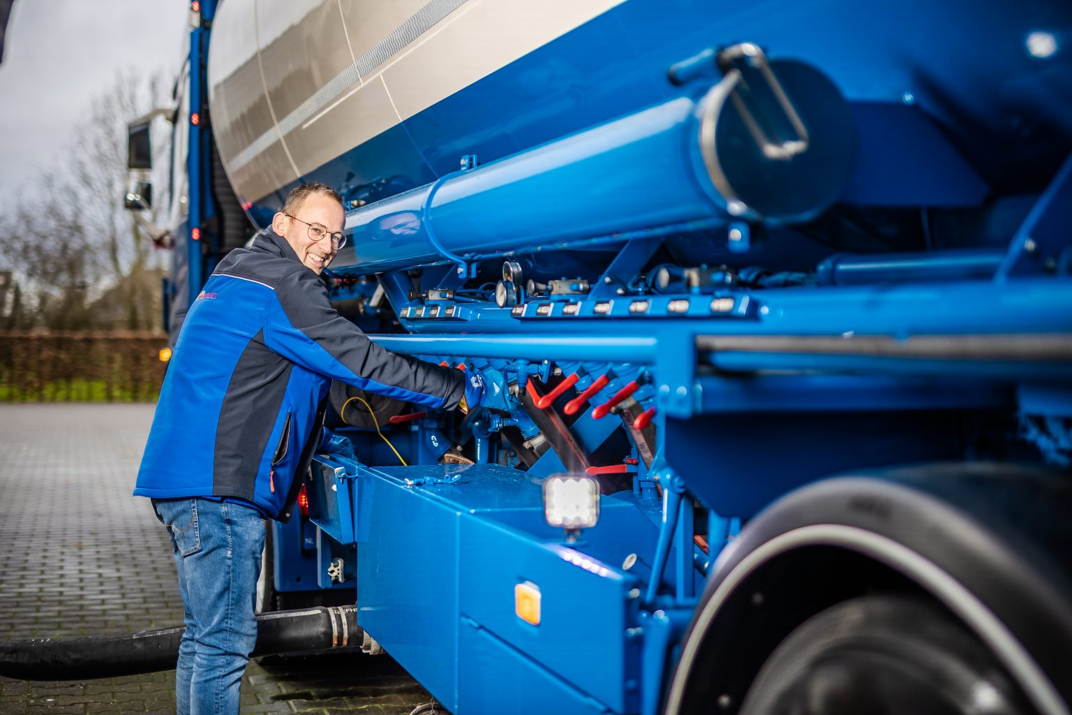 Aan het werk bij van de Brug transport